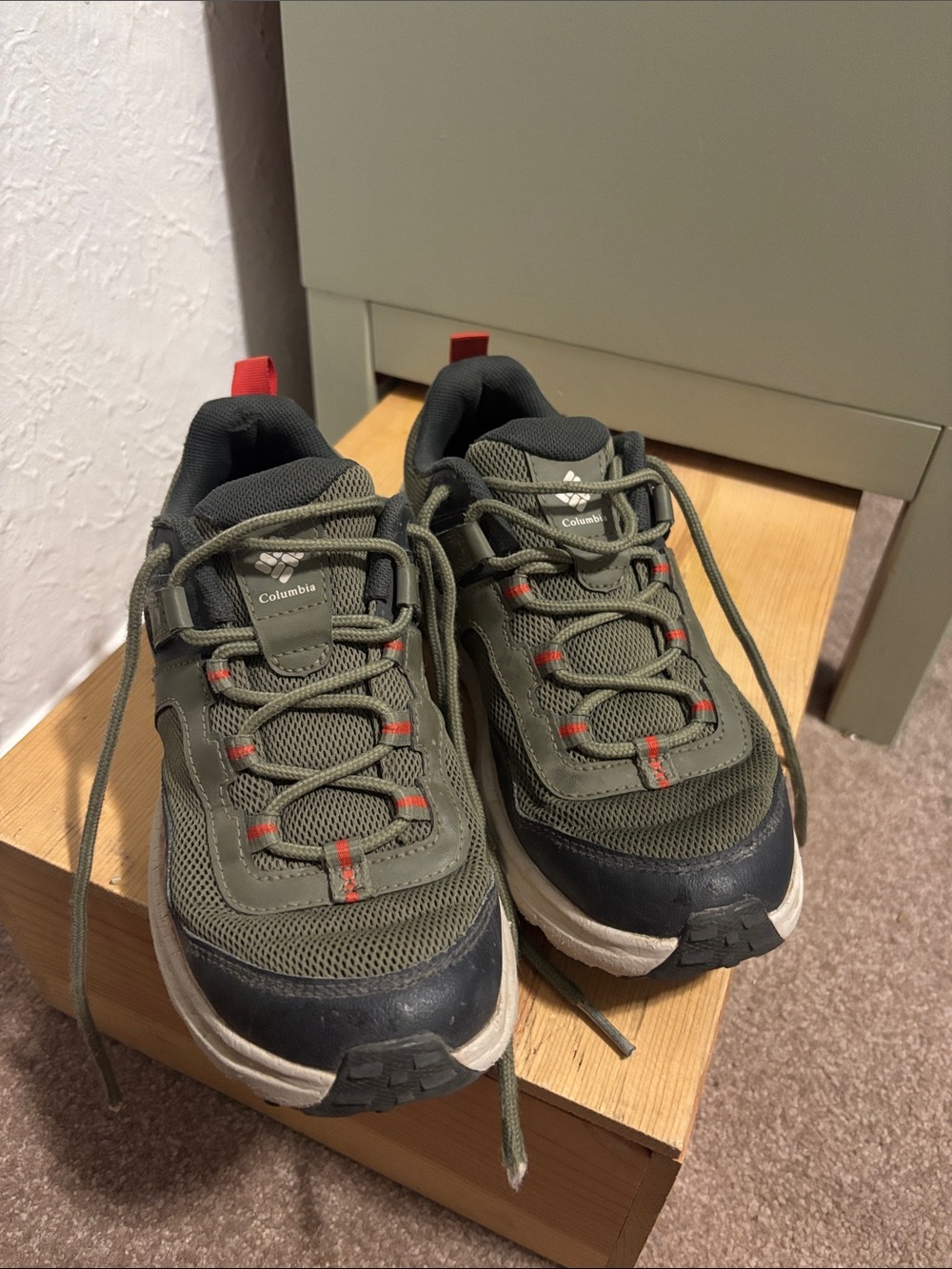 Columbia Boys Olive Green with Orange Accent Trail Shoes Size 5